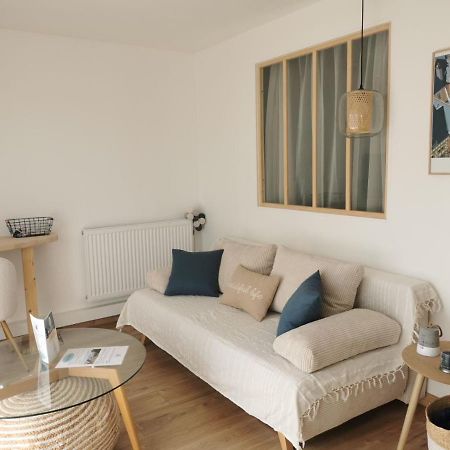 Appartement Cosy Le Saint Gildas: Central City Retreat with Parking Vannes Exterior photo