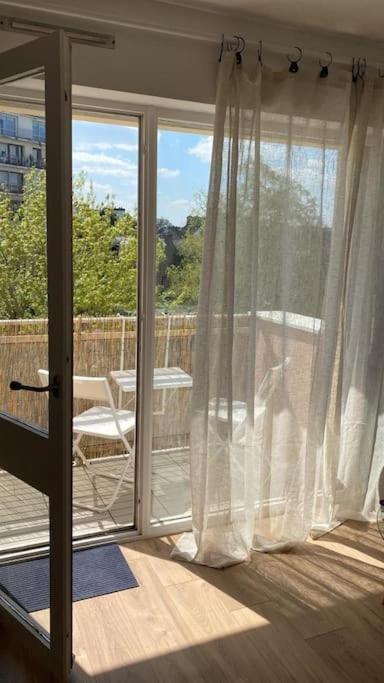 Appartement Cosy Le Saint Gildas: Central City Retreat with Parking Vannes Exterior photo